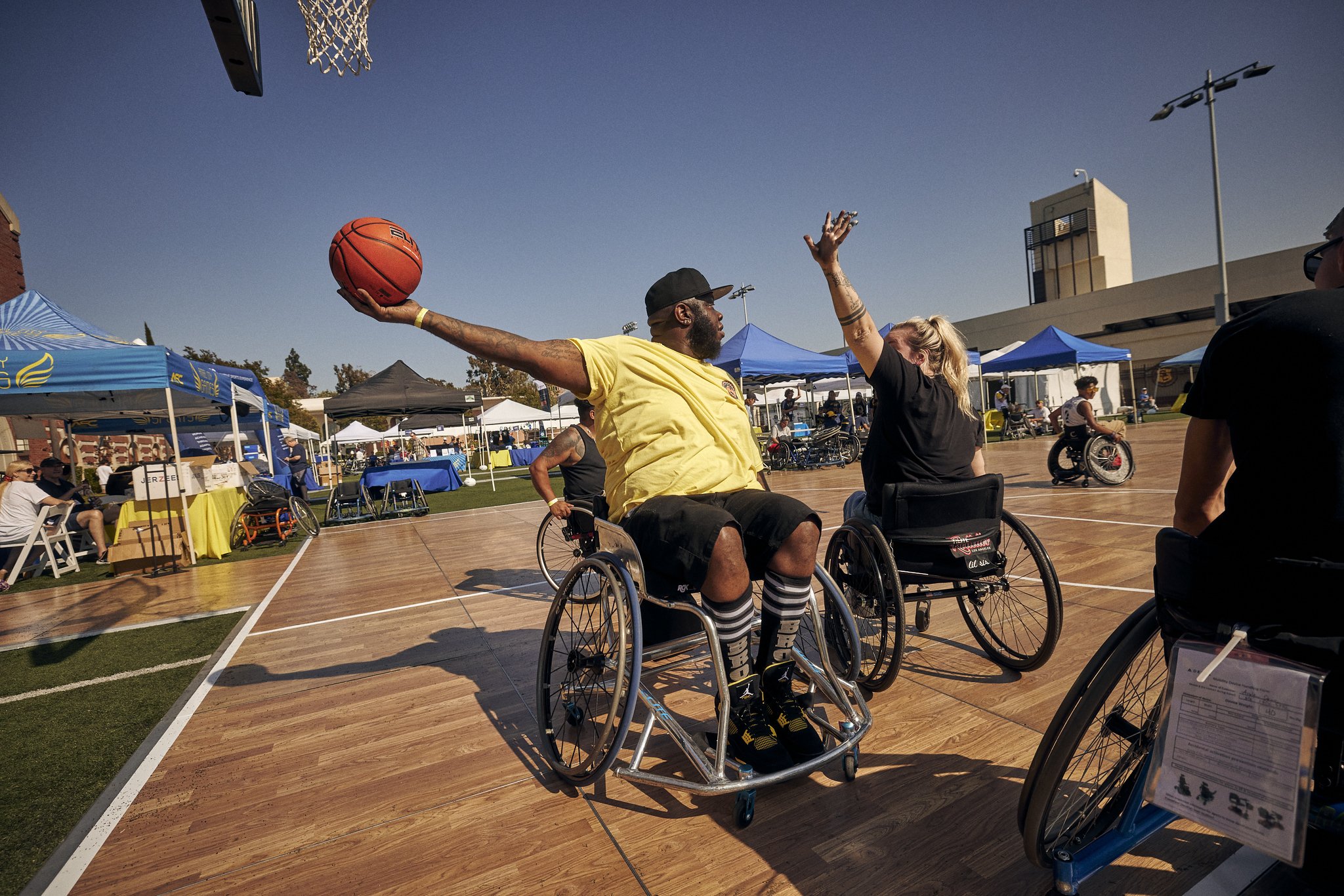 奥尼尔：2020年的冠军不应被抹黑，1999年邓肯拿的也是缩水冠军.